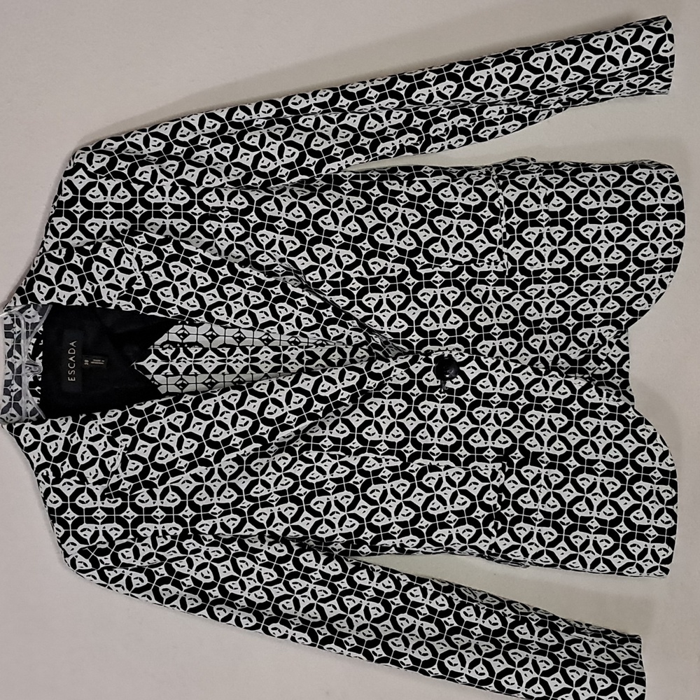 Escada Women's Size 38 (US Medium) Single Button Blazer